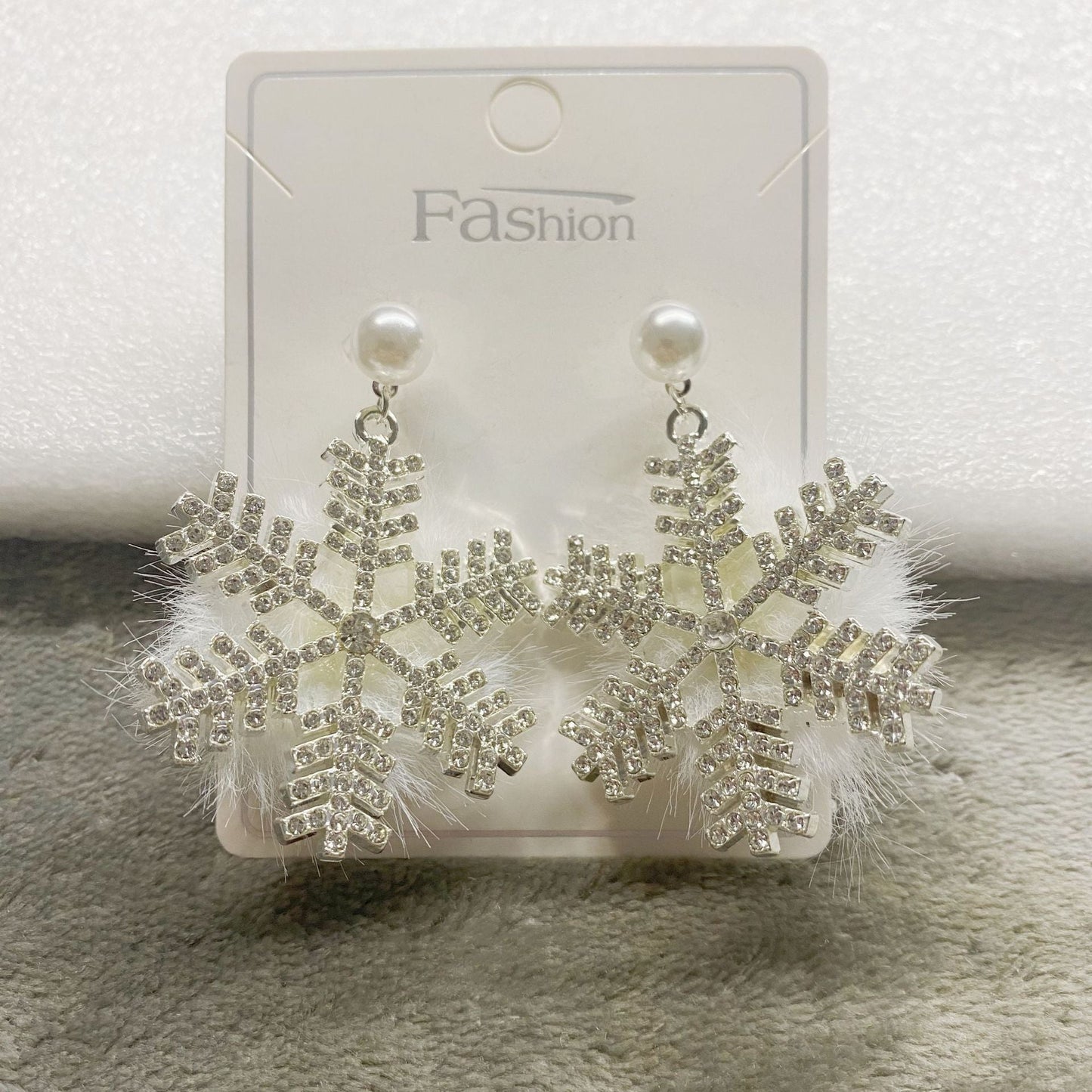 Christmas Snowflake Earrings Women's Full Diamond Pearl Plush Earrings - Zambeel