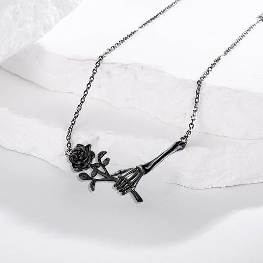 Retro Fashion S925 Hand Rose Pendant Necklace
