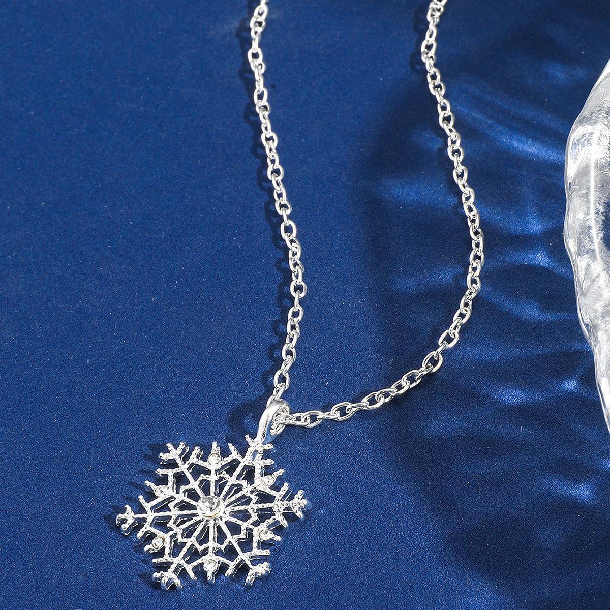 Simple Set Pendant Necklace Style - Zambeel