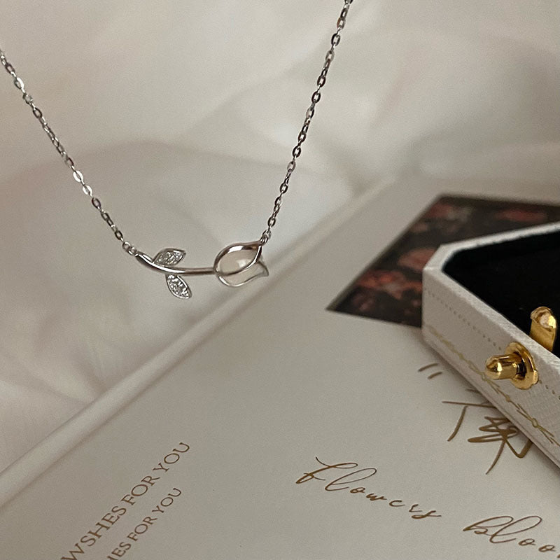 Tulip Lining Imitates Cat's Eyes In Elegant Keyboard Chain - Zambeel